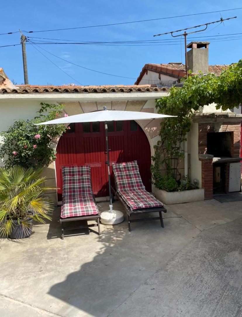 Appartement Tout Confort Avec Parking Ferme 阿爾勒 外观 照片